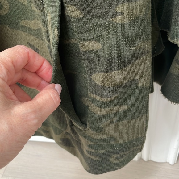 Sanctuary. Never worn! Camo zipper sweatshirt/jacket style - Picture 4 of 6